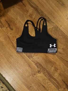 Under Armour Girls Sports Bra Size XS